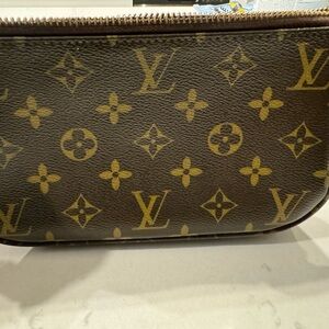 Louis V. Clutch